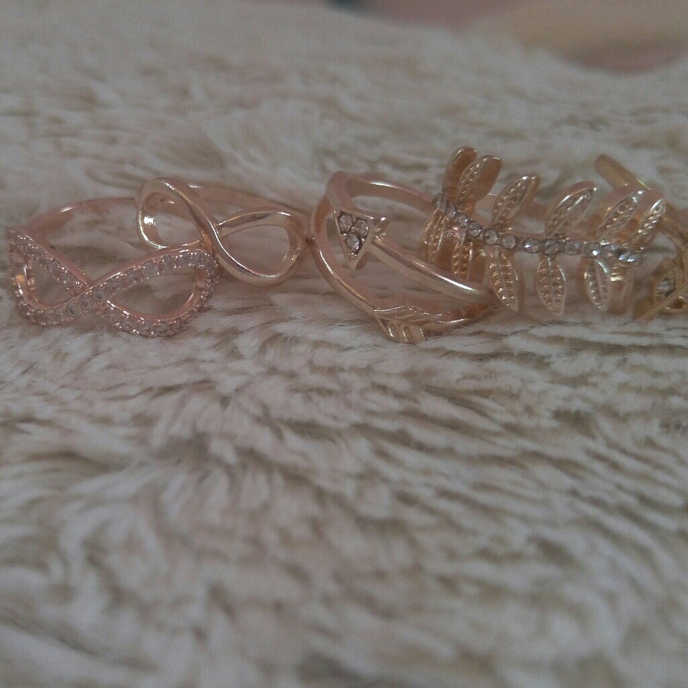 💍AE ASSORTED ADORABLE RINGS💍